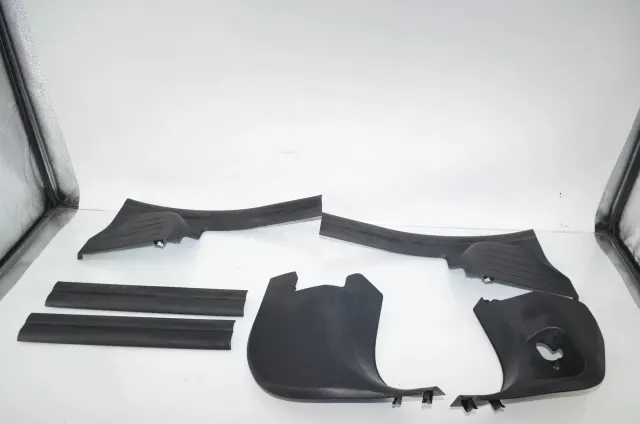 Front Right Interior Step Trim
