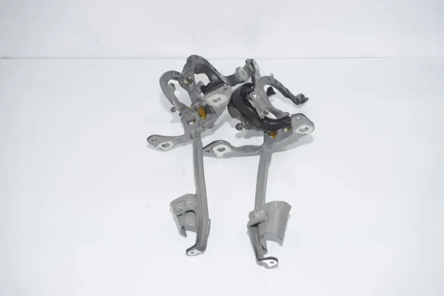 Left Side Bootlid Hinge
