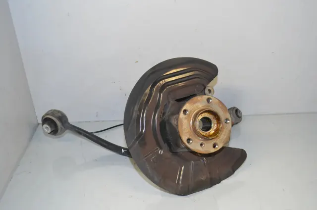 Front Left Wheel Hub
