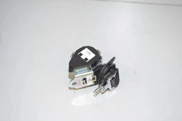 Rear Middle Seatbelt