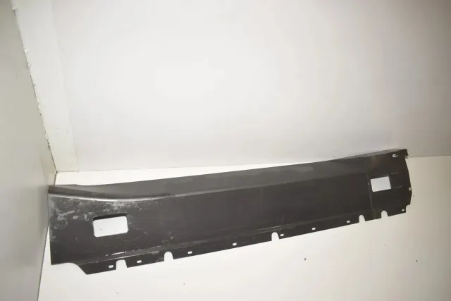 Right Side Plastic Sideskirt Cover