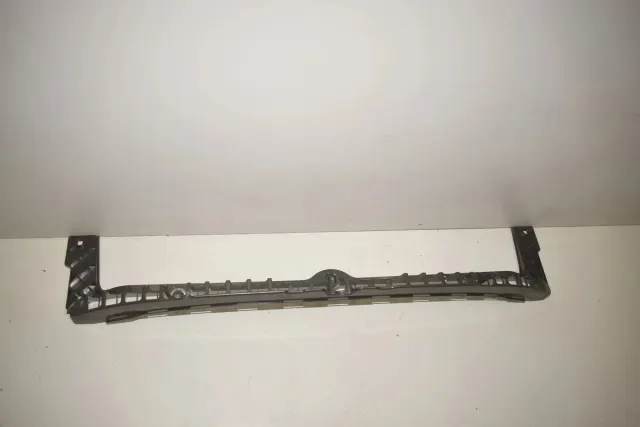 Rear Bumper Middle Bracket