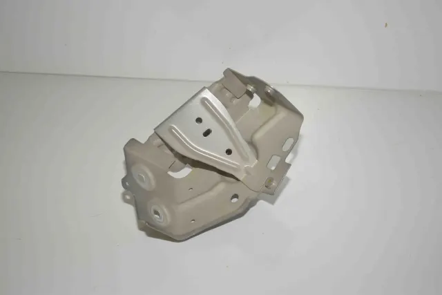 Front Right Fender Holder