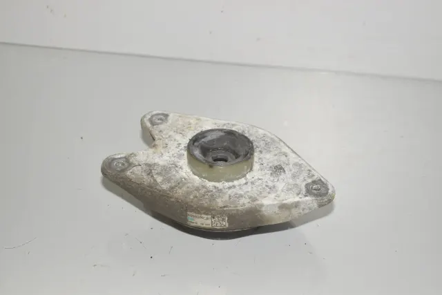 Front Right Shock Absorber Bracket