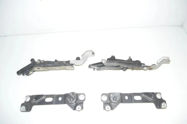 Front Right Bonnet Hinge