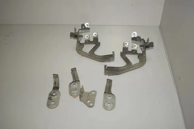 Front Right Fender Holder