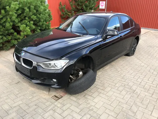 BMW 3 (F30, F80) 320 i 2012