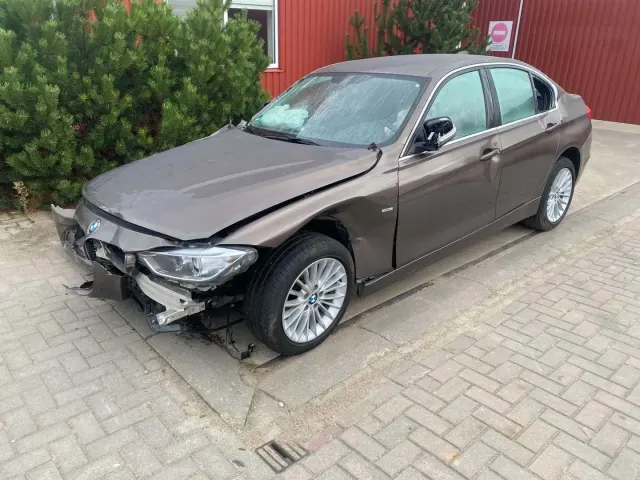BMW 3 (F30, F80) 318 d 2013
