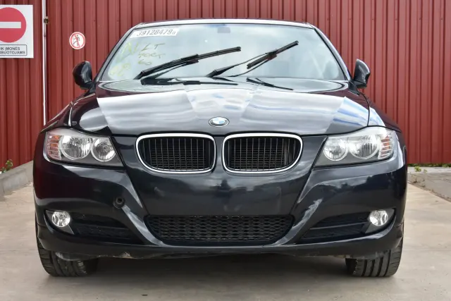 BMW 3 (E90) 318 d 2010