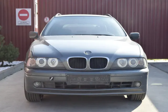 BMW 5 Touring (E39) 525 d 2003