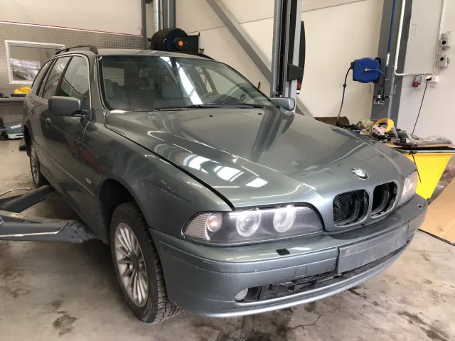 BMW 5 Touring (E39) 530 i 2002