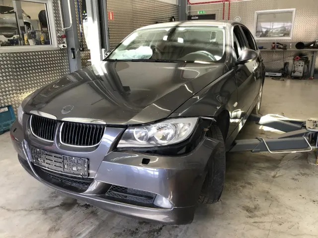 BMW 3 (E90) 320 d 2006