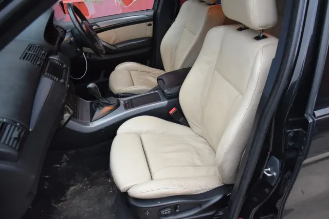 BMW X5 (E53) 4.8 is 2005
