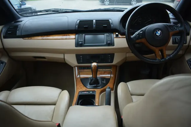 BMW X5 (E53) 4.4 i 2001