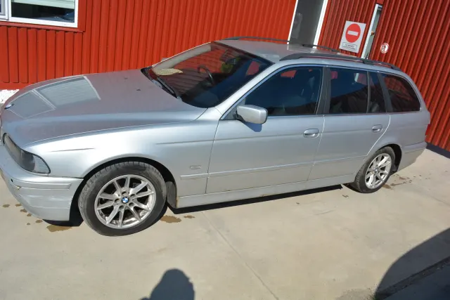 BMW 5 Touring (E39) 525 d 2003