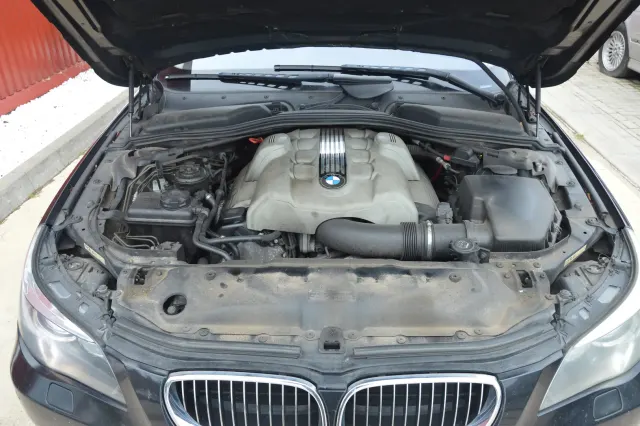 BMW 5 Touring (E61) 545 i 2004