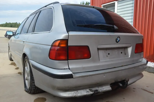 BMW 5 Touring (E39) 525 d 2003