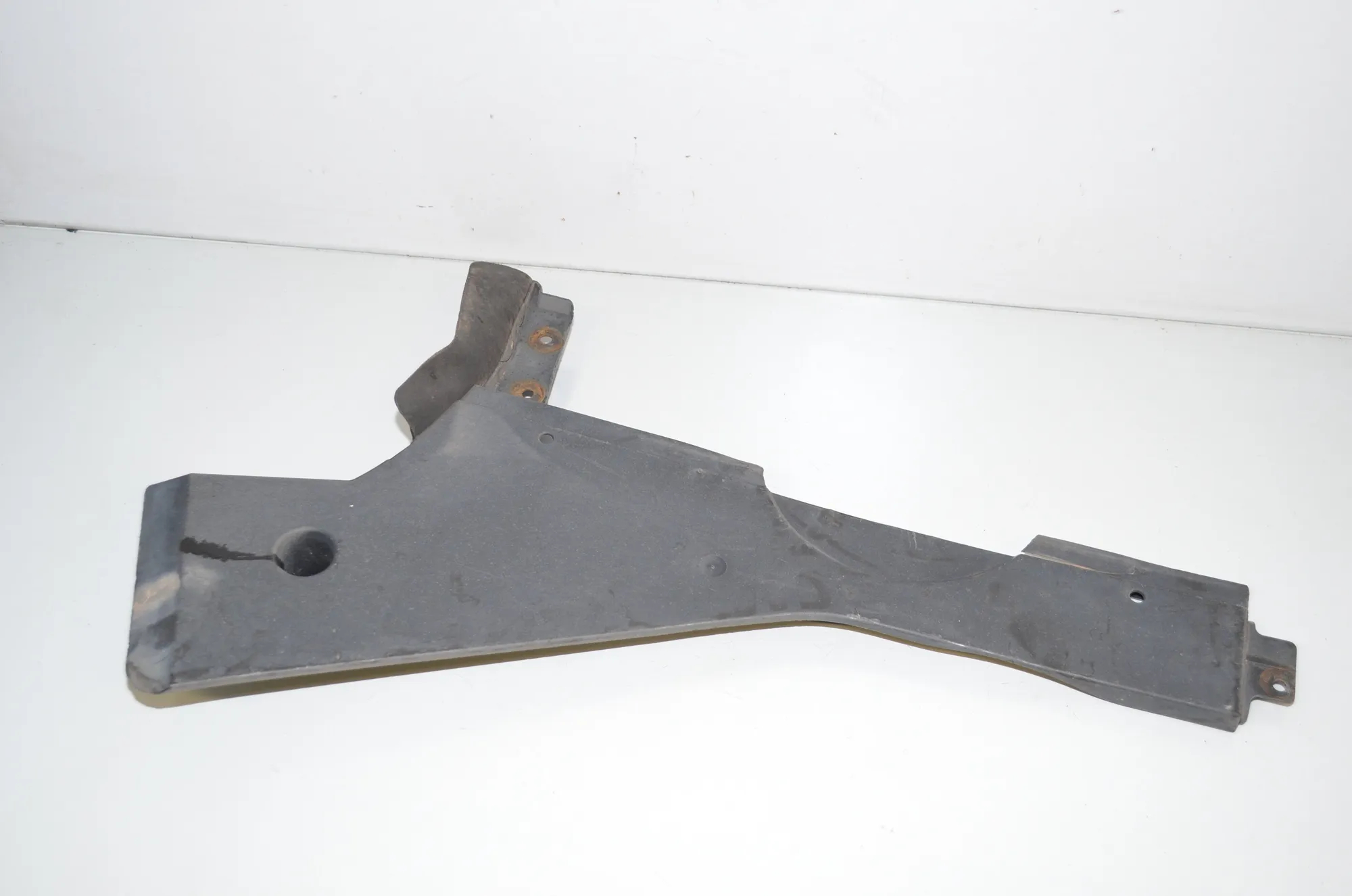 Other Underbody Cover – OEM 7185136 · BMW 7 (F01, F02) 730 d 2009 – 4