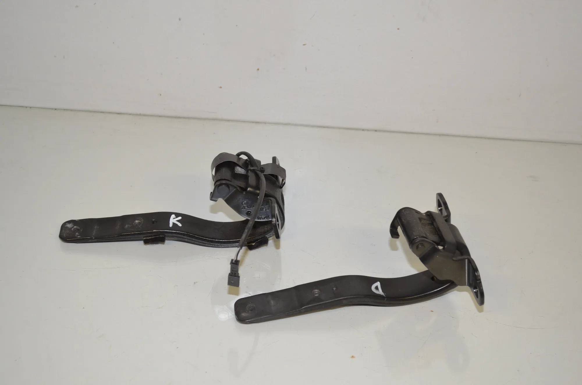 Tailgate Bootlid Hinge Set – OEM 7296774 · BMW i3 (I01) s Electric 2022 – 4