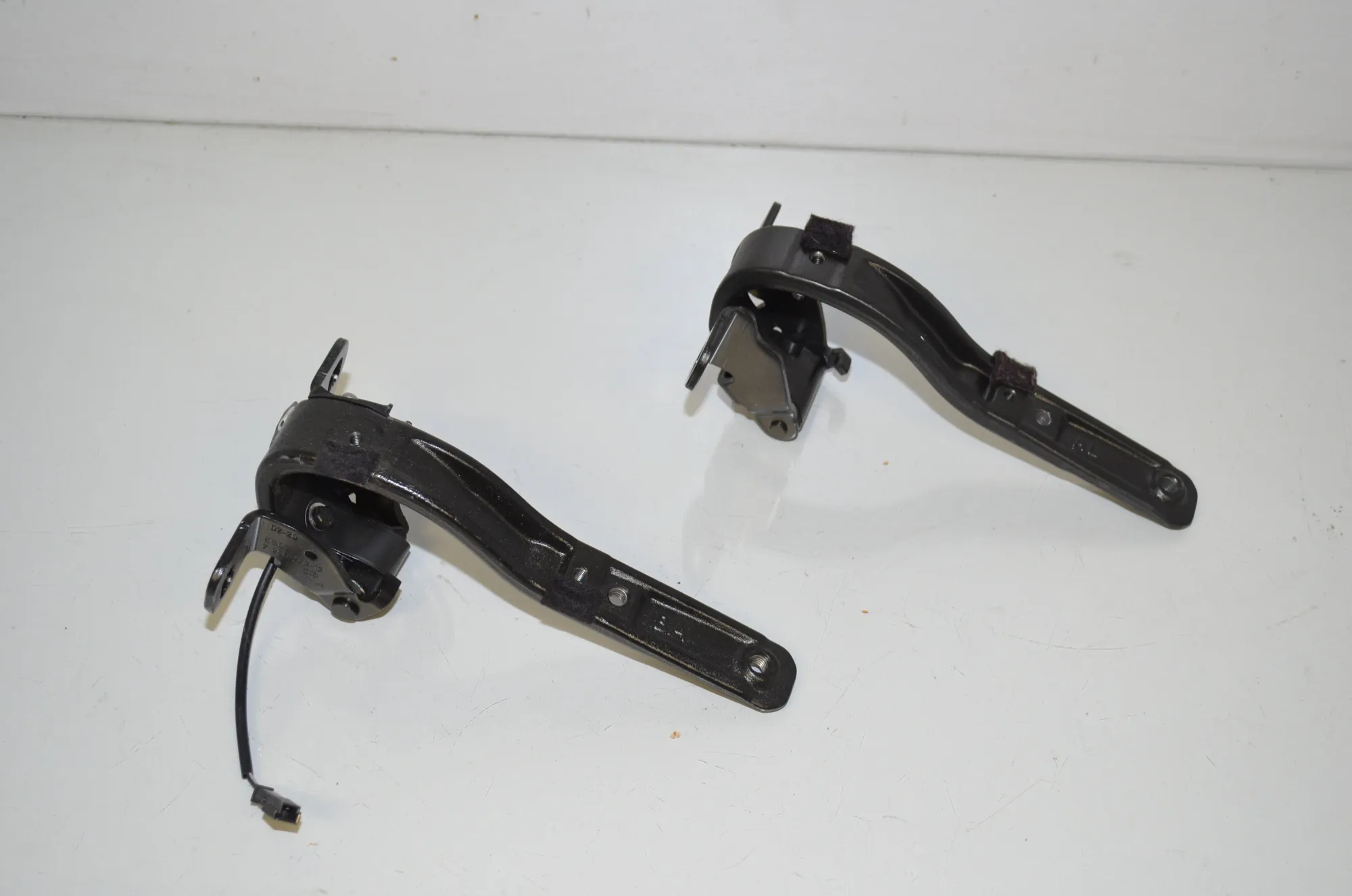 Tailgate Bootlid Hinge Set – OEM 7296774 · BMW i3 (I01) s Electric 2022 – 2