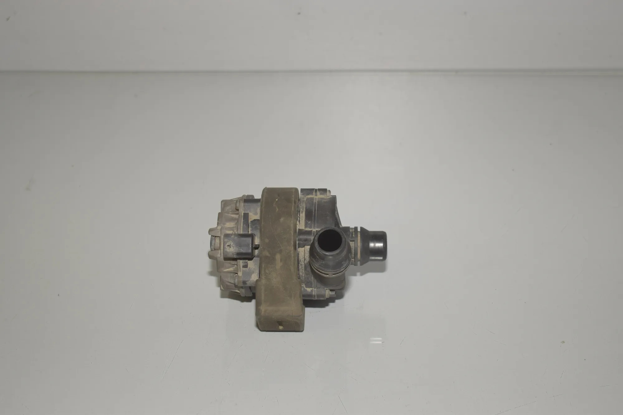 Auxiliary Water Pump – OEM 8600285 · BMW i3 (I01) s Electric 2022 – 2