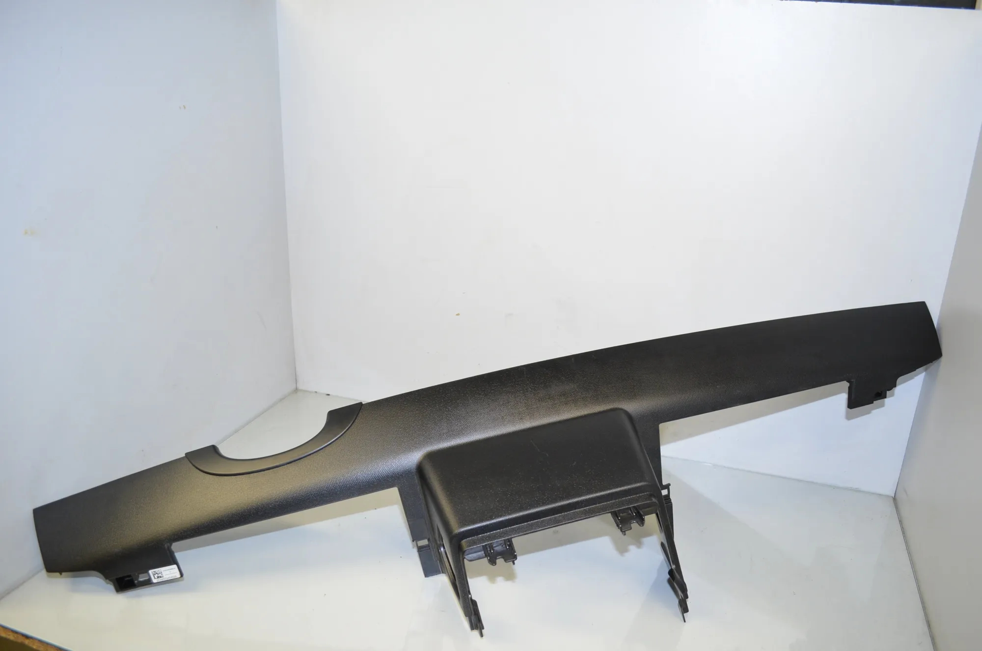 Dashboard Lower Trim – OEM 9303496 · BMW i3 (I01) s Electric 2022 – 2