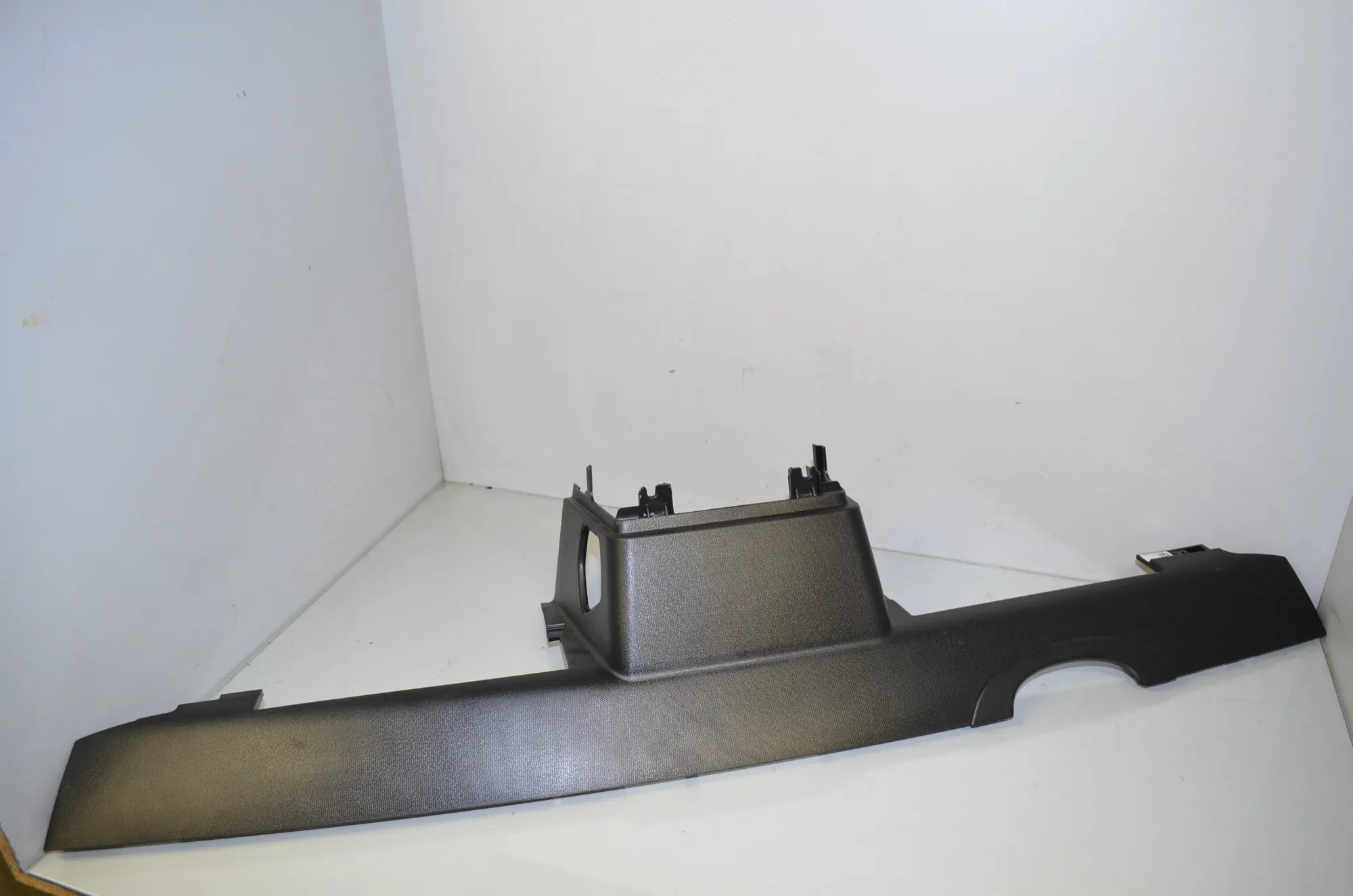 Dashboard Lower Trim – OEM 9303496 · BMW i3 (I01) s Electric 2022