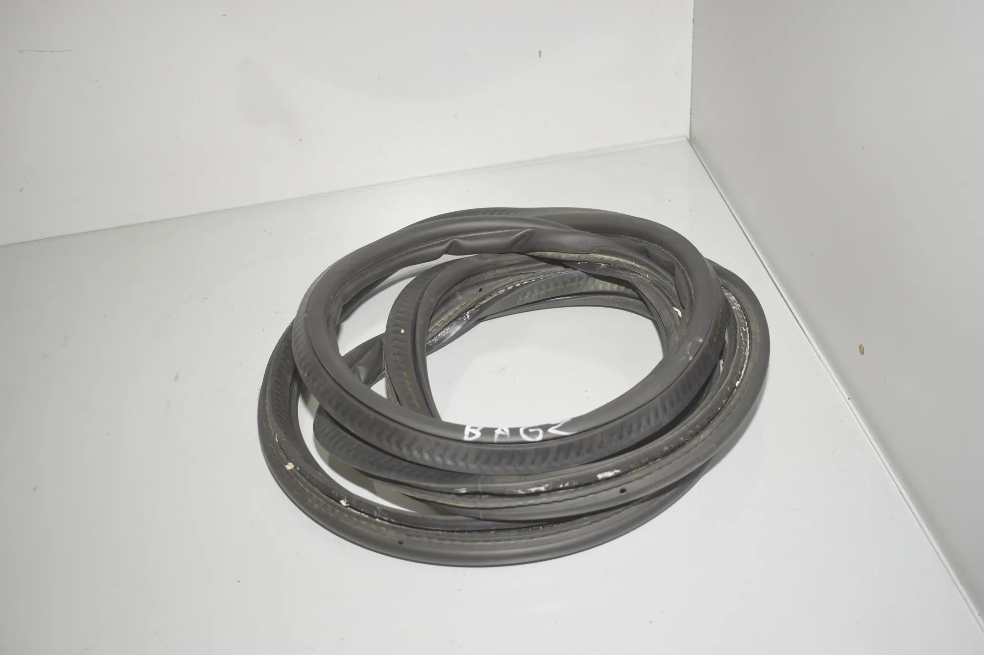 Tailgate Rubber Seal – OEM 7296906 · BMW i3 (I01) s Electric 2022 – 4