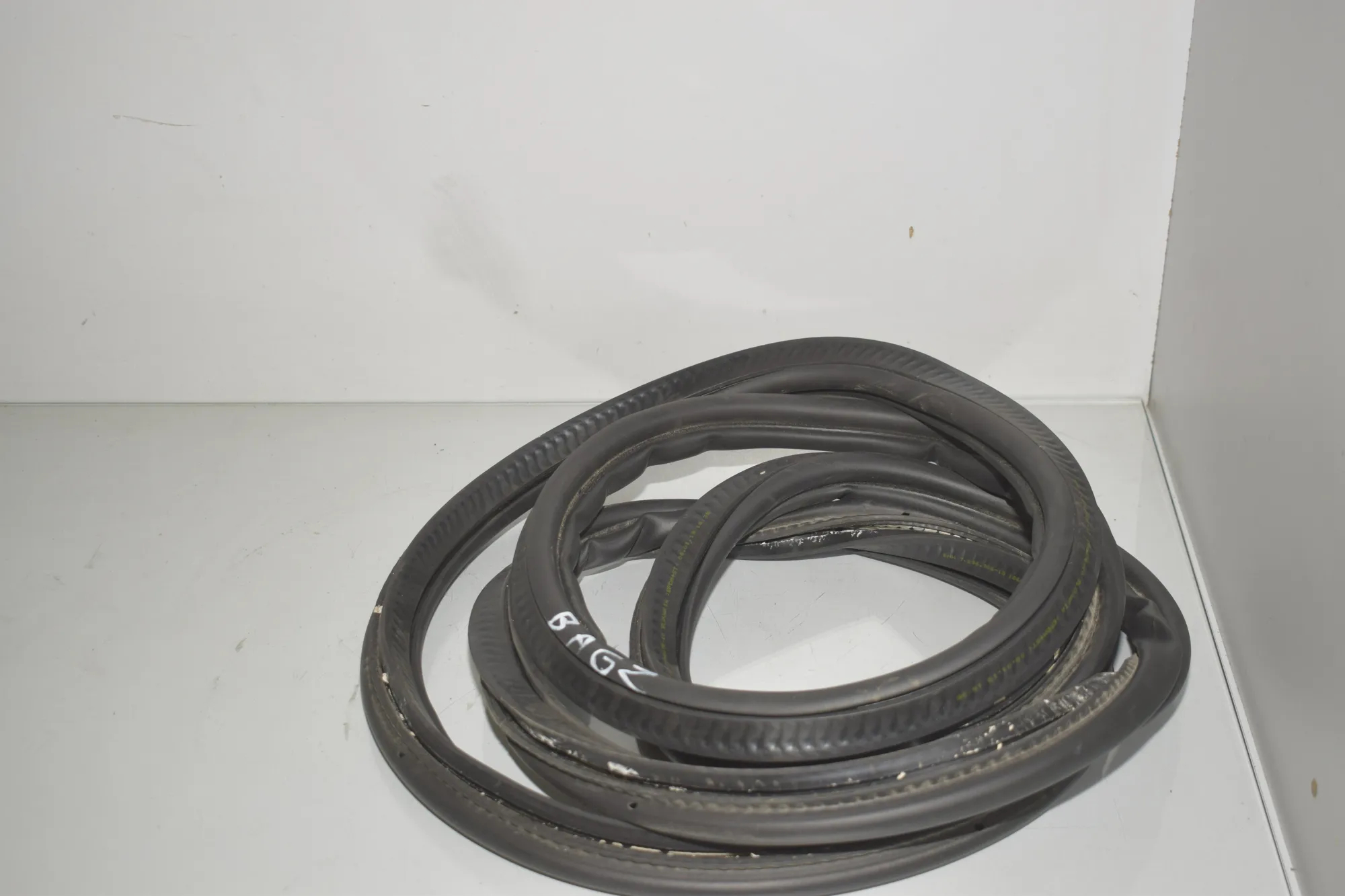 Tailgate Rubber Seal – OEM 7296906 · BMW i3 (I01) s Electric 2022 – 2