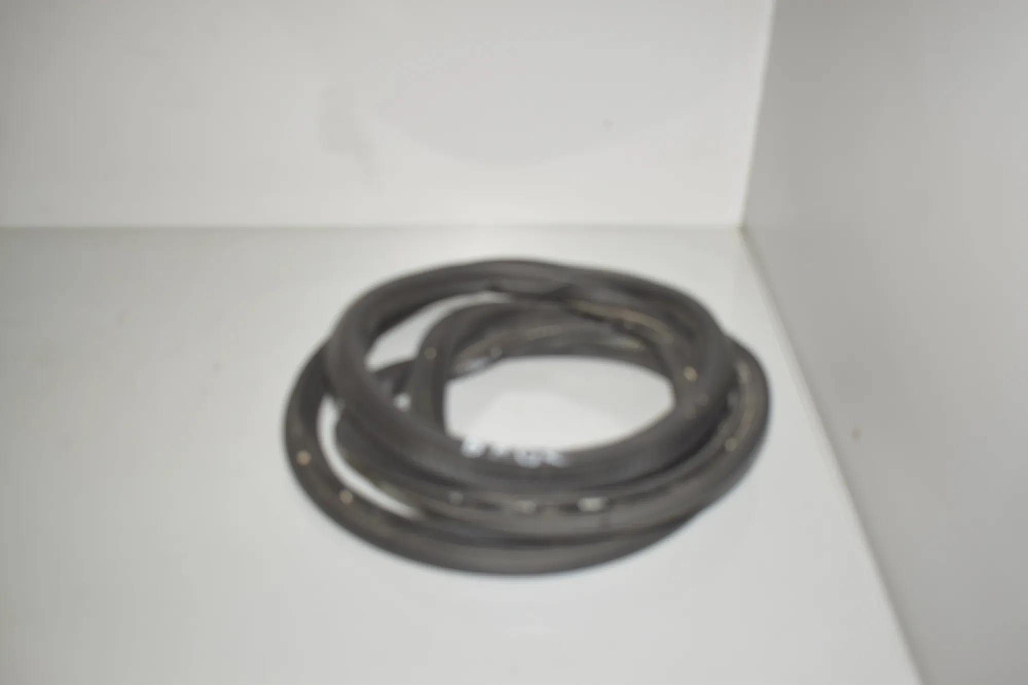 Tailgate Rubber Seal – OEM 7296906 · BMW i3 (I01) s Electric 2022 – 3
