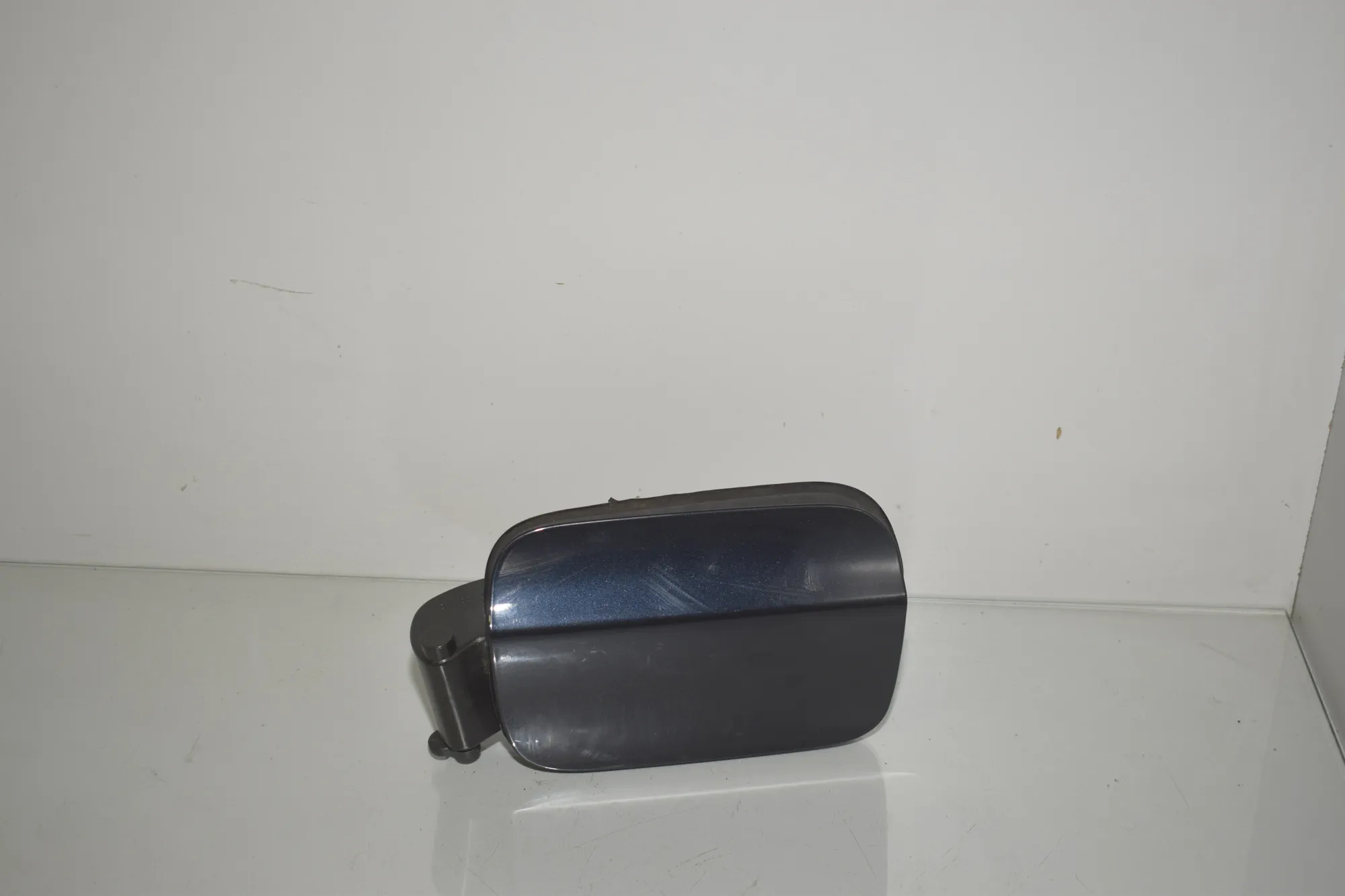 Fuel Tank Flap Cap – OEM 624118 · BMW 7 (F01, F02) 730 d 2009