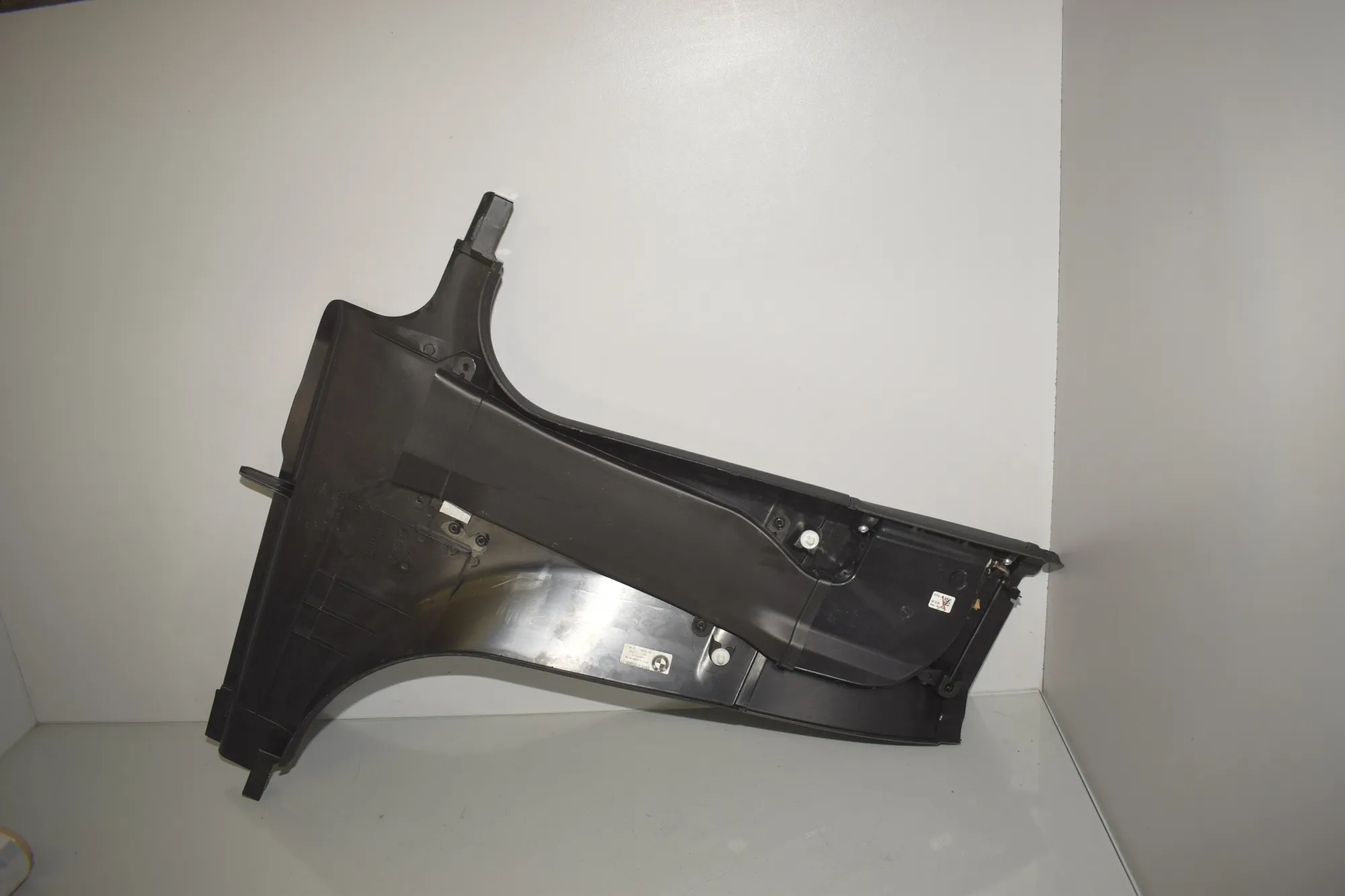 Right Side B Pillar Trim – OEM 9125956 · BMW 7 (F01, F02) 730 d 2009 – 3
