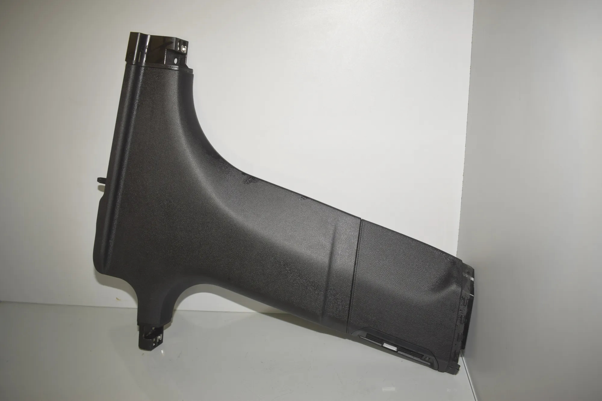 Right Side B Pillar Trim – OEM 9125956 · BMW 7 (F01, F02) 730 d 2009 – 2