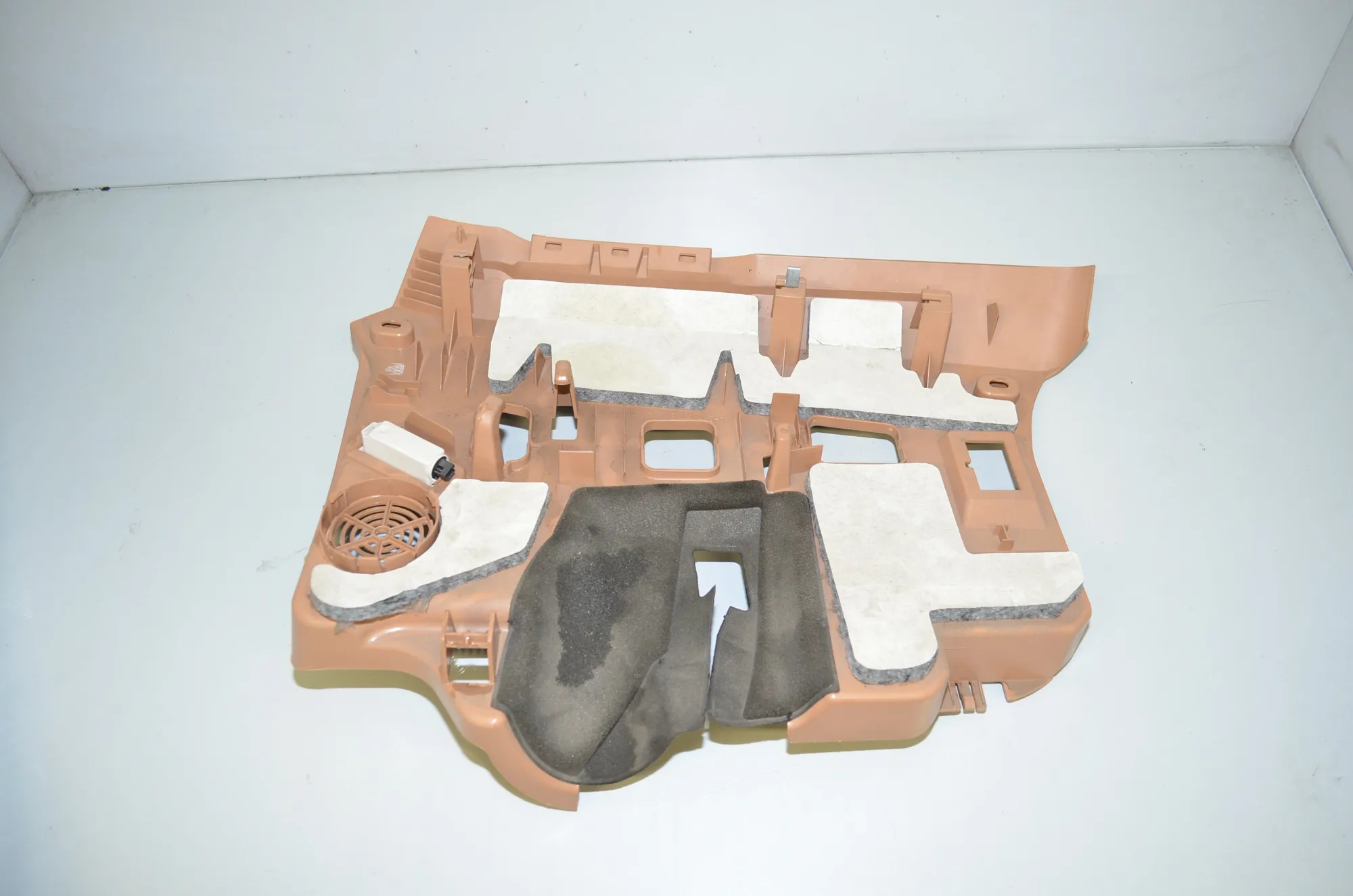 Dashboard Lower Trim – OEM 9112170 · BMW 7 (F01, F02) 730 d 2009 – 4
