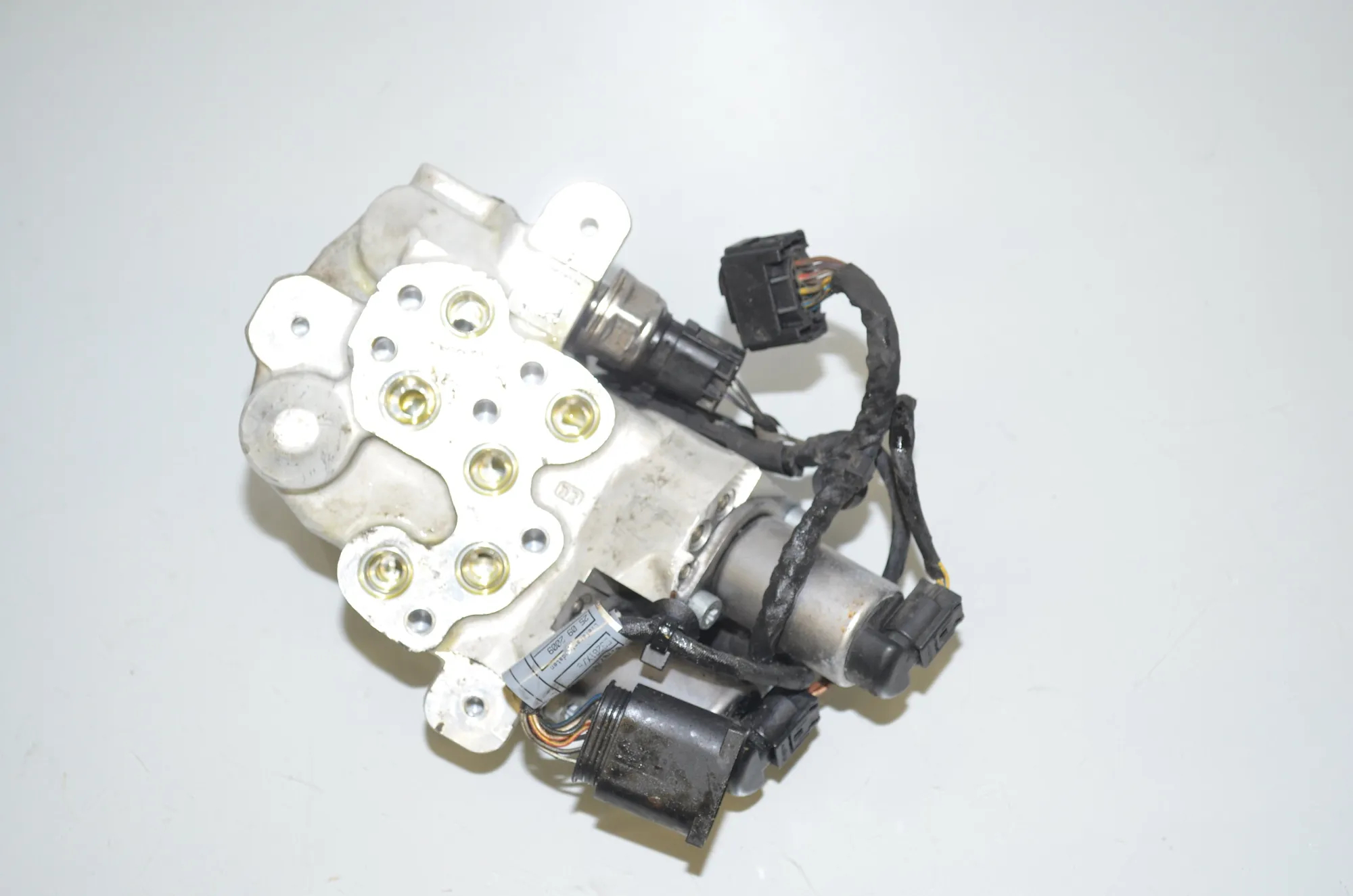 Hydraulic Valve Block – OEM 6775258 · BMW 7 (F01, F02) 730 d 2009 – 4