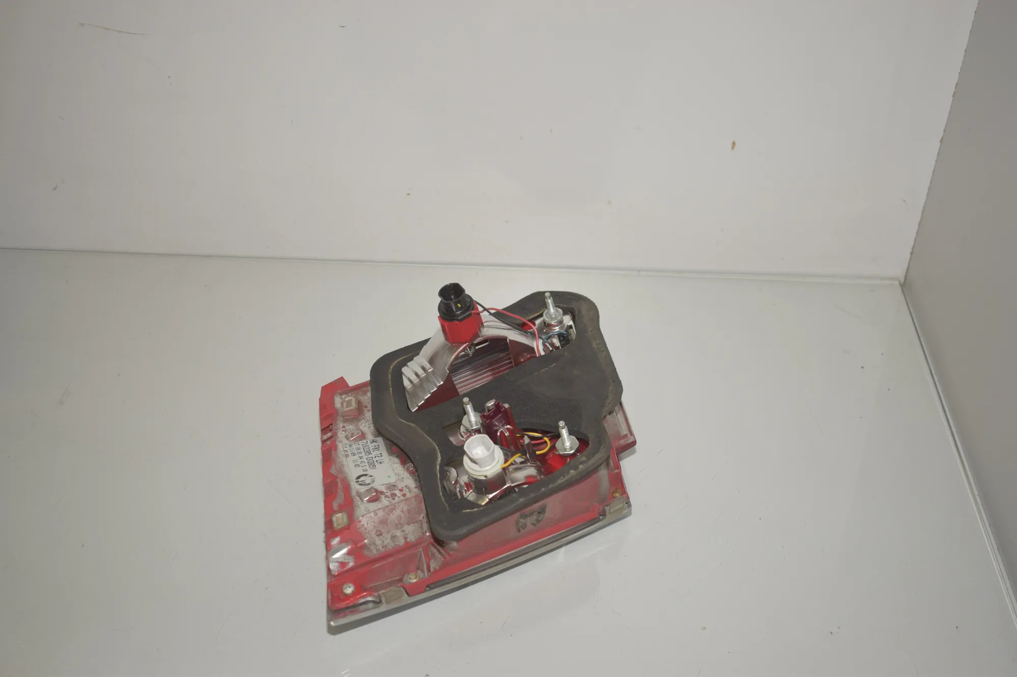 Left Side Tailgate Tail Light – OEM 7182205 · BMW 7 (F01, F02) 730 d 2009 – 6