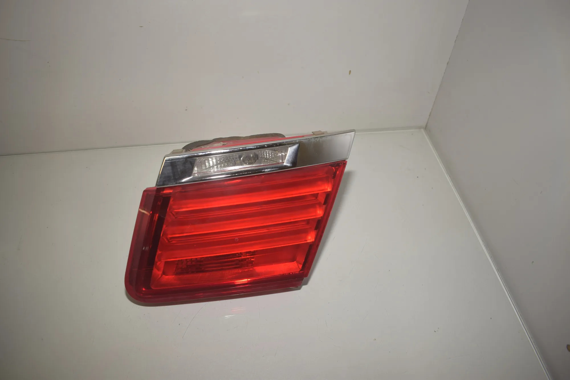 Right Side Tailgate Tail Light – OEM 7182206 · BMW 7 (F01, F02) 730 d 2009 – 5