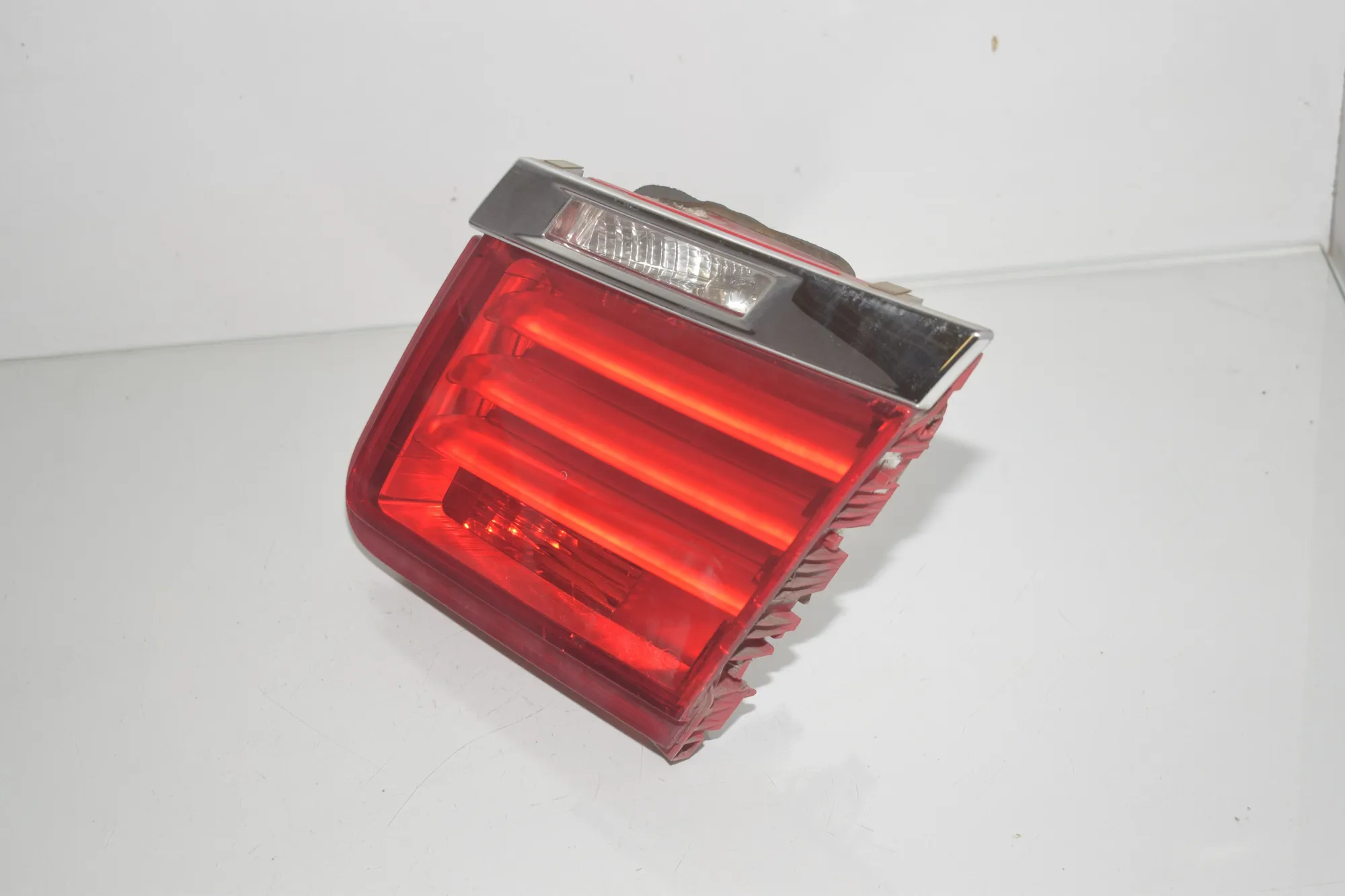 Right Side Tailgate Tail Light – OEM 7182206 · BMW 7 (F01, F02) 730 d 2009 – 7