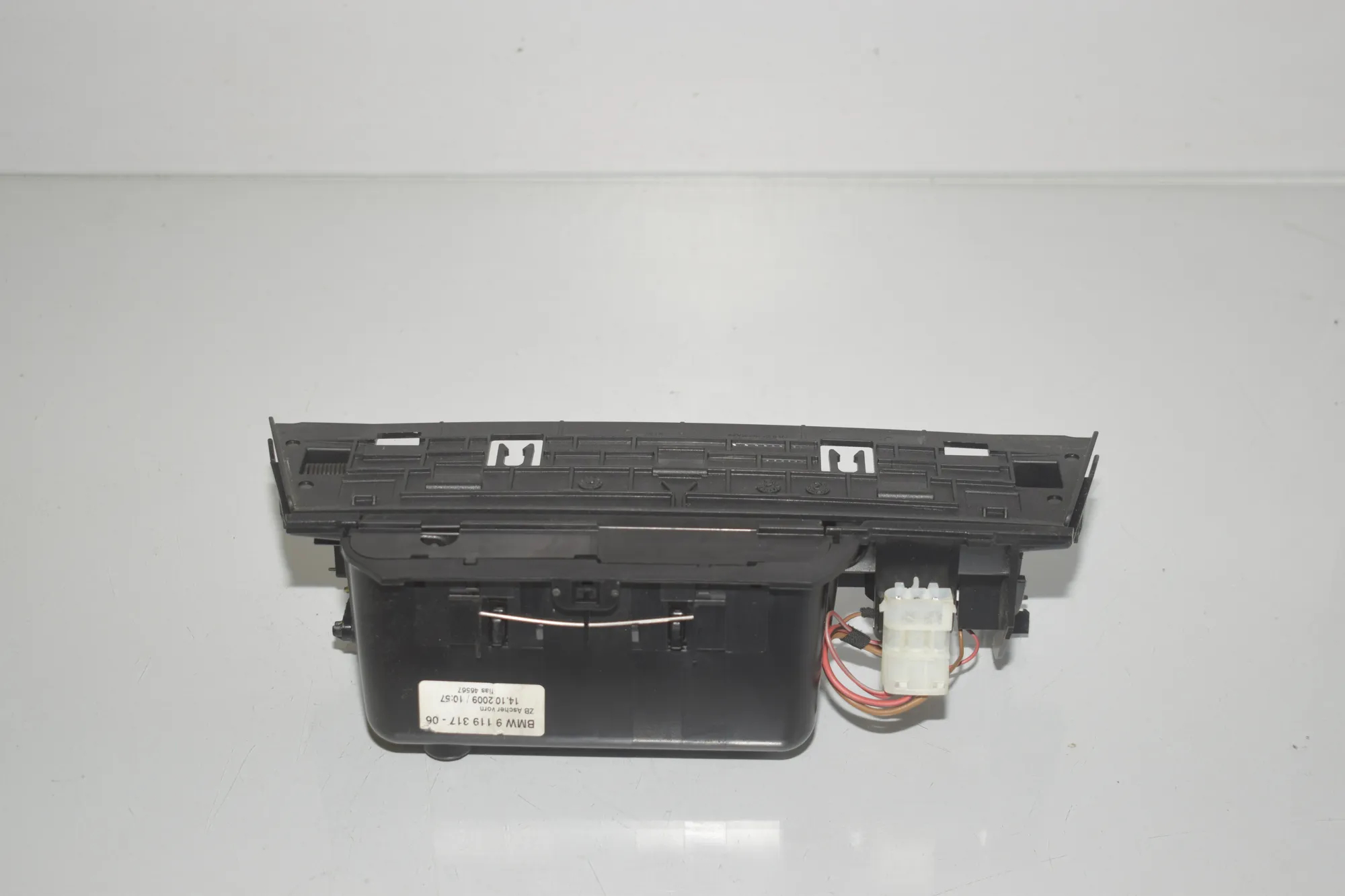 Ashtray – OEM 9119317 · BMW 7 (F01, F02) 730 d 2009