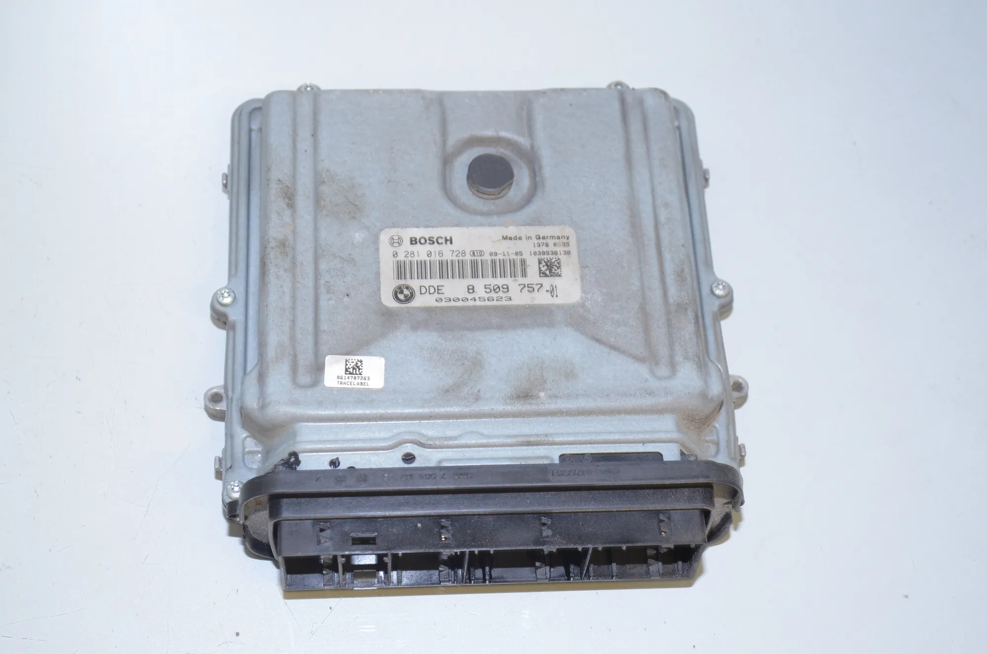 Engine Ignition ECU Set – OEM 8509757 · BMW 7 (F01, F02) 730 d 2009 – 5