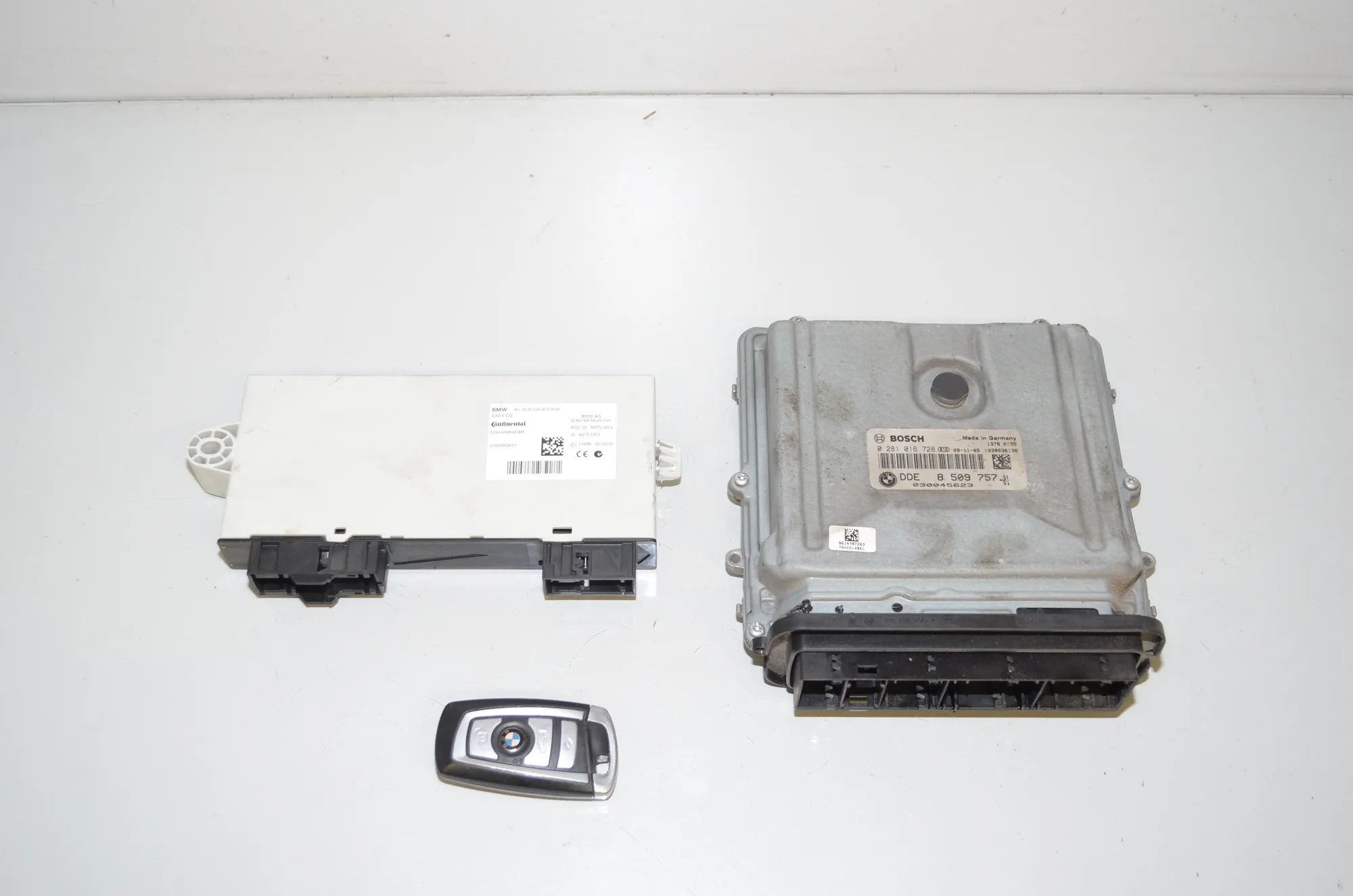 Engine Ignition ECU Set – OEM 8509757 · BMW 7 (F01, F02) 730 d 2009