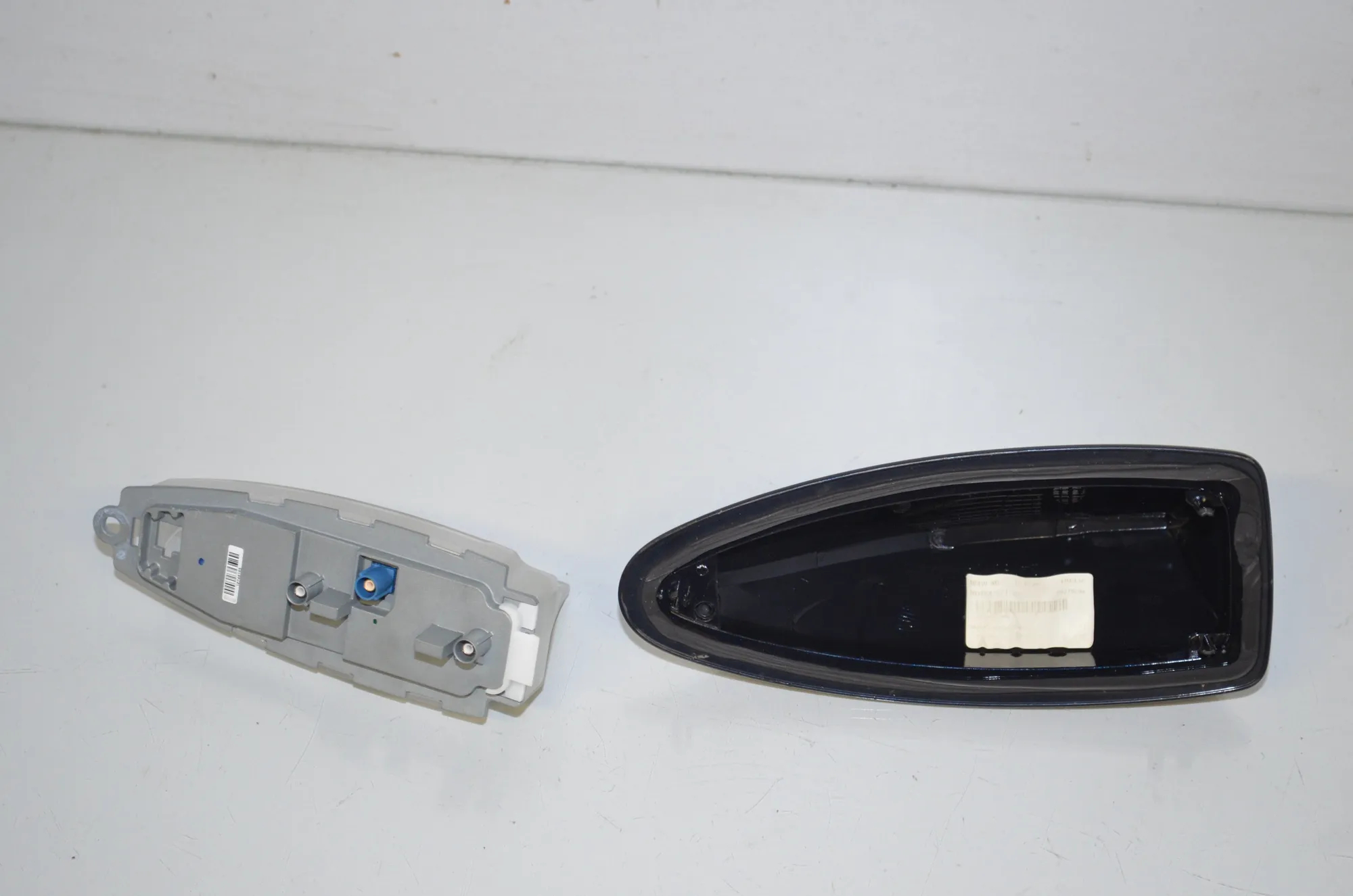 Antenna – OEM 9141462 · BMW 7 (F01, F02) 730 d 2009 – 3