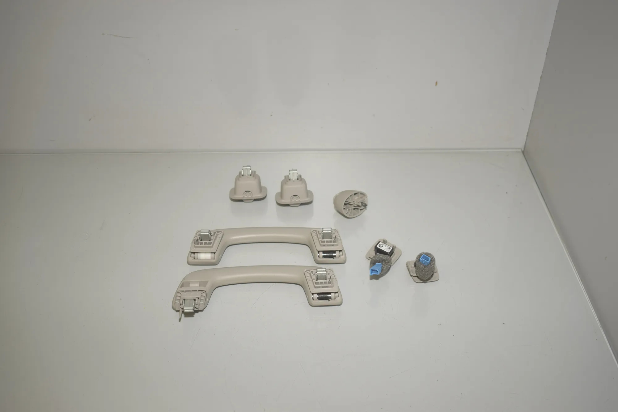 Interior Roof Handle Set – OEM 9263744 · BMW i3 (I01) s Electric 2022 – 4