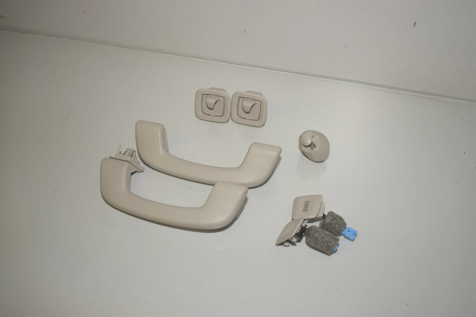 Interior Roof Handle Set – OEM 9263744 · BMW i3 (I01) s Electric 2022 – 3