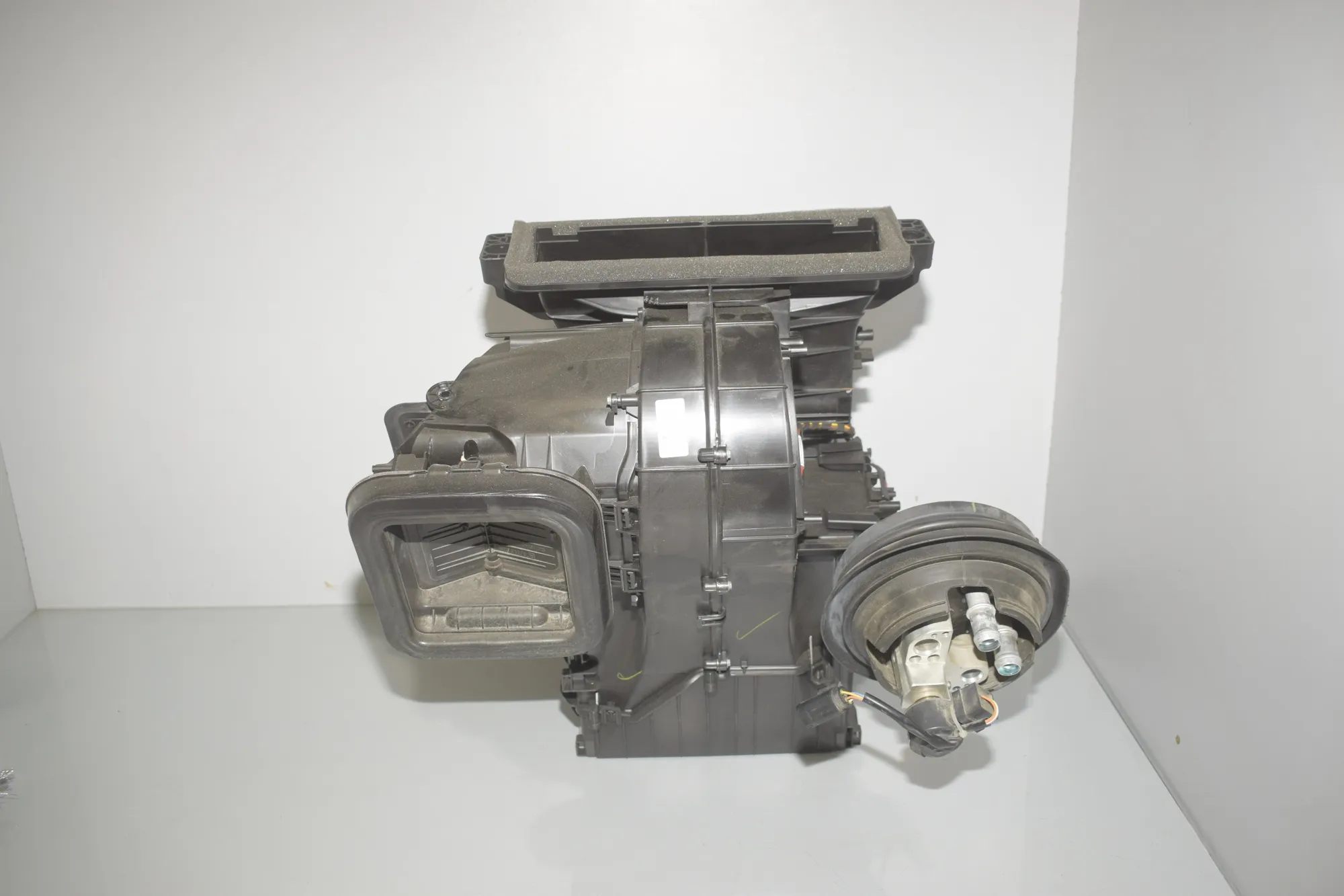 Interior Heater – OEM 5A07176 · BMW i3 (I01) s Electric 2022 – 3