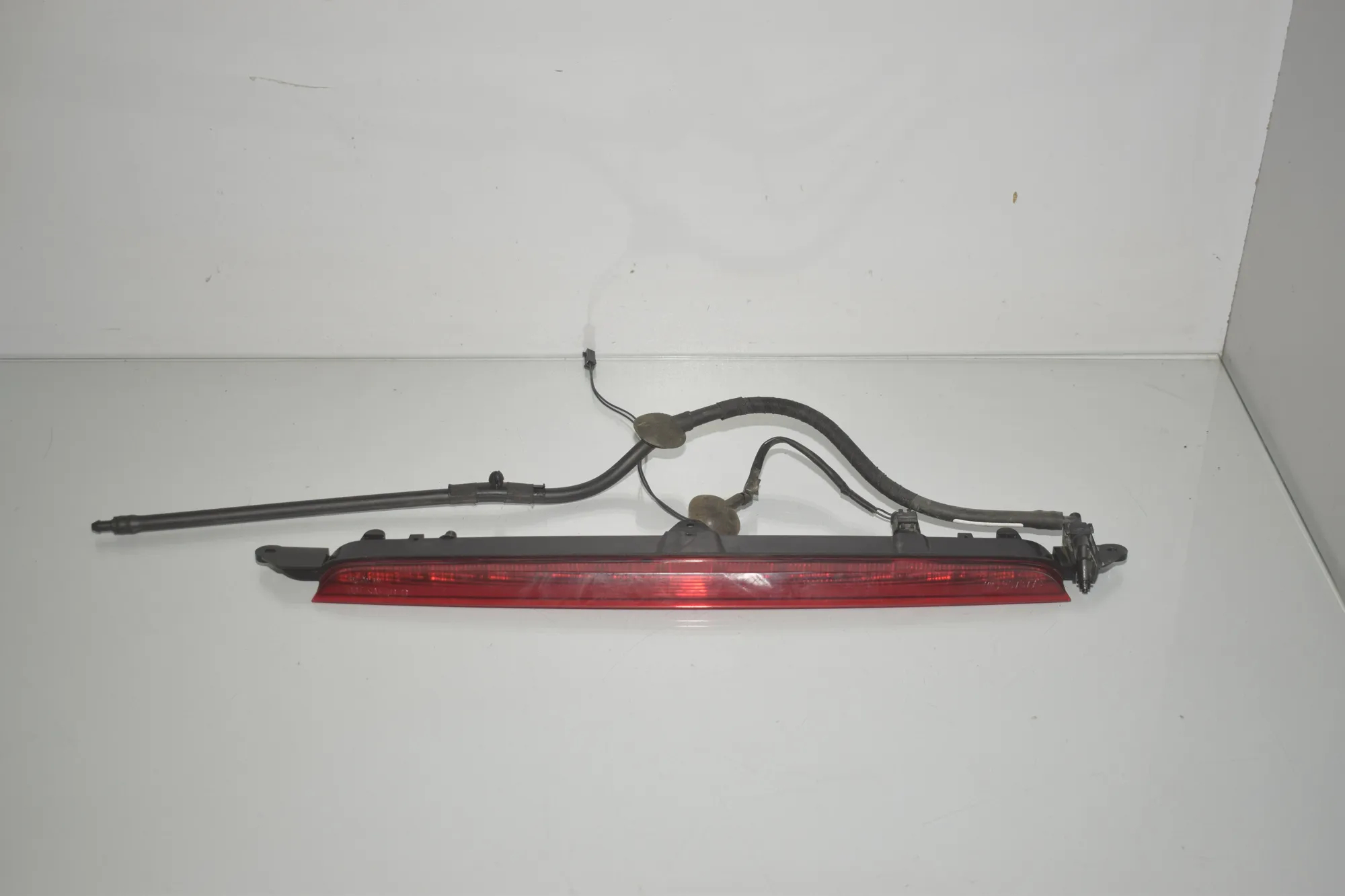 Rear Third Brake Stop Light – OEM 7304040 · BMW i3 (I01) s Electric 2022