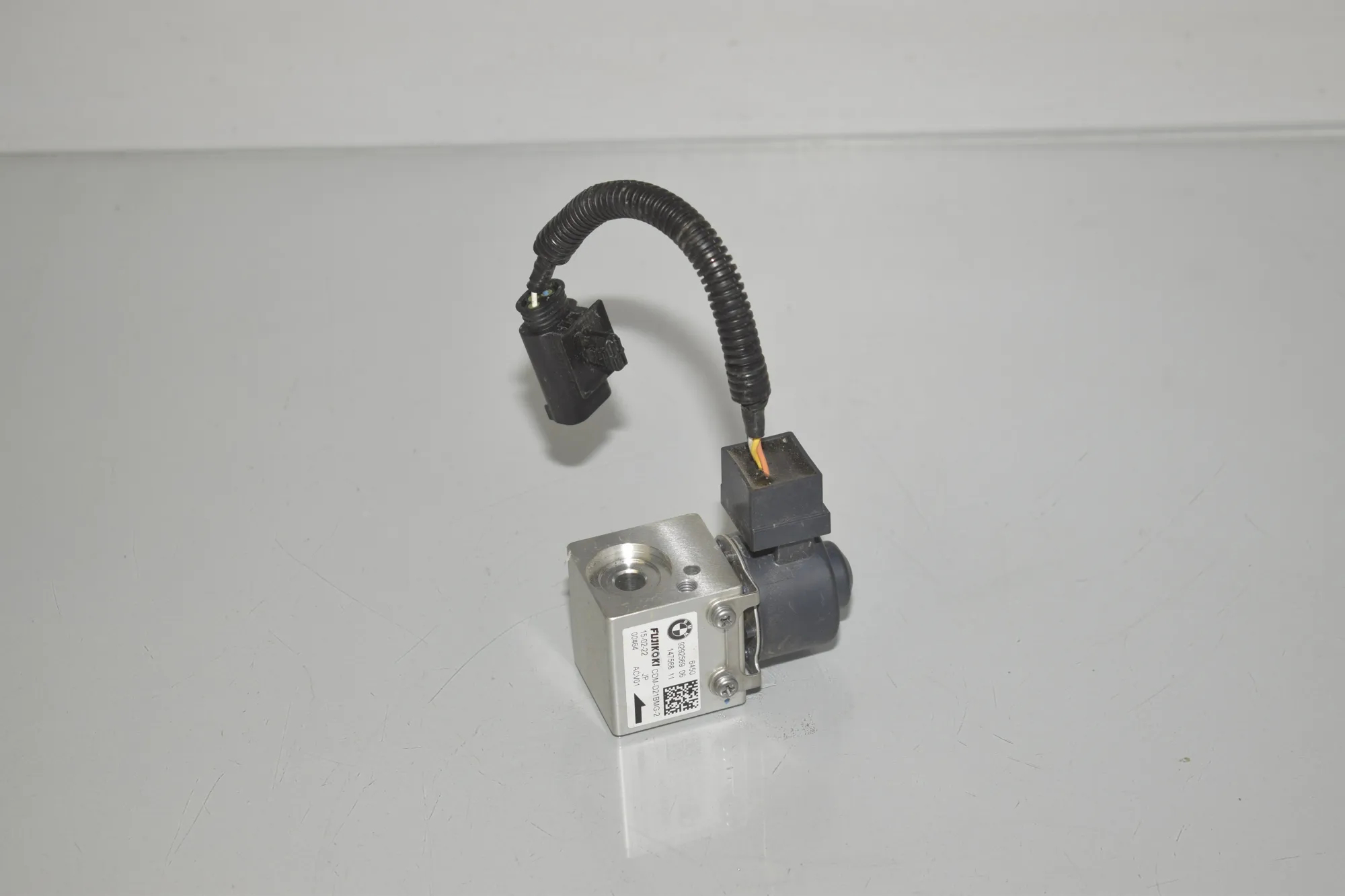 A/C Expansion Tank – OEM 9292569 · BMW i3 (I01) s Electric 2022