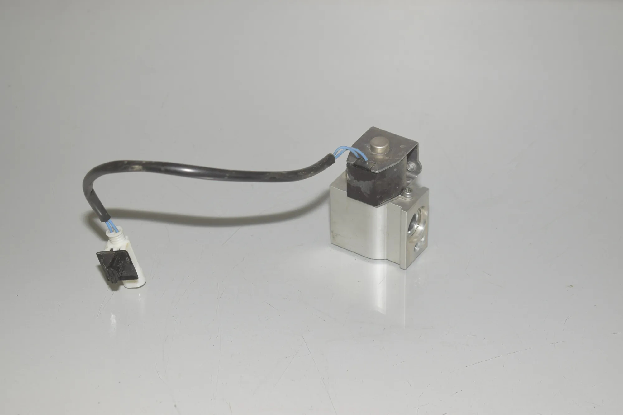 A/C Conditioner Expansion Valve – OEM 9292570 · BMW i3 (I01) s Electric 2022