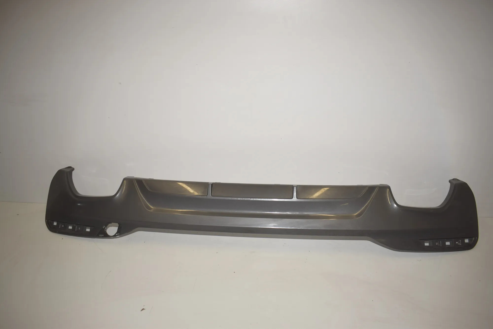 Rear Bumper Lower Diffuser – OEM 8098694 · BMW 5 (G30) BMW 5 (G30) 520 d 2020 – 2