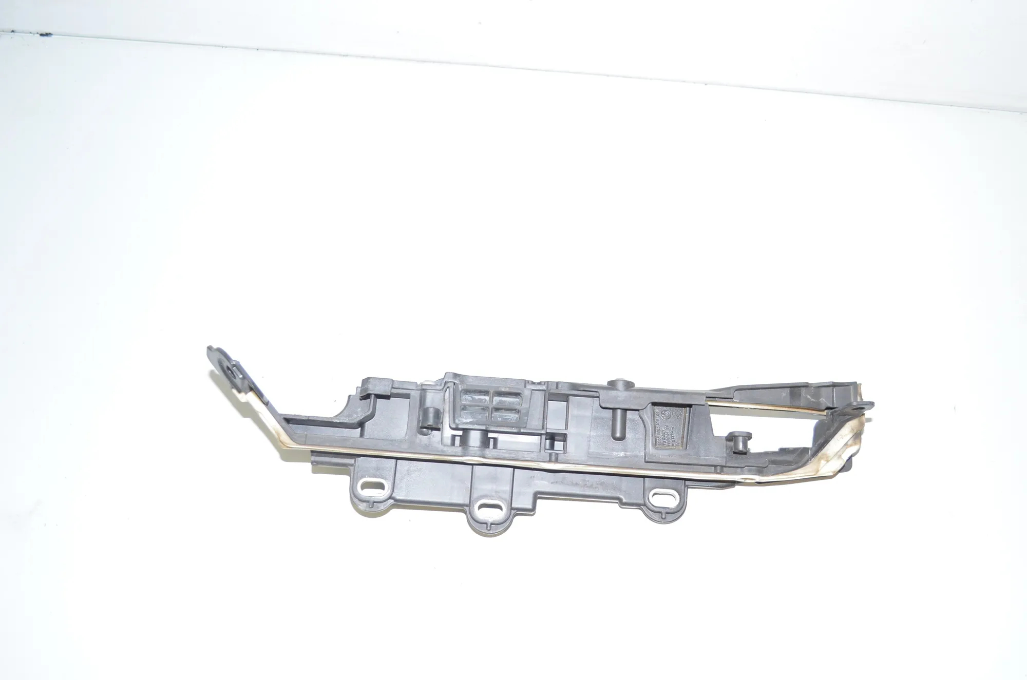 Other Engine Compartment Parts – OEM 9334790 · BMW 5 Touring (G31) (2017 - -) M 550 d xDrive 2018 – 2